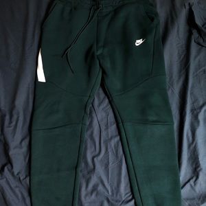 Nike Pants - Nike Tech Fleece sweatpants Nike Pants - Nike Tech Fleece sweatpants